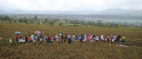 With 10,000 now believed dead, yet another typhoon bears down on devastated Philippines Philippines Typhoon Devastation 4
