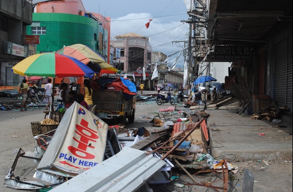 With 10,000 now believed dead, yet another typhoon bears down on devastated Philippines Philippines Typhoon Devastation 7
